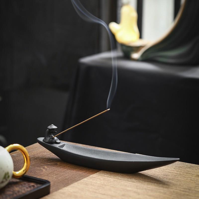Black Pottery Lotus Leaf & Flower Ceramic Incense Holder - Creative Ruyi Buddha Design for Home Decor
