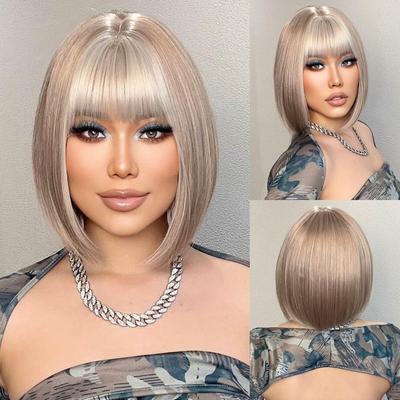LOUIS FERRE Krátke strieborné sivé parochne s blond ofinou Prírodné syntetické parochne pre ženy Denný cosplay vlasové vlákno odolné voči teplu
