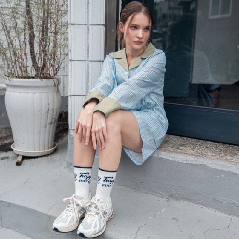 MONTH IN MONTH OUT Happily crew socks WHITE&NAVY