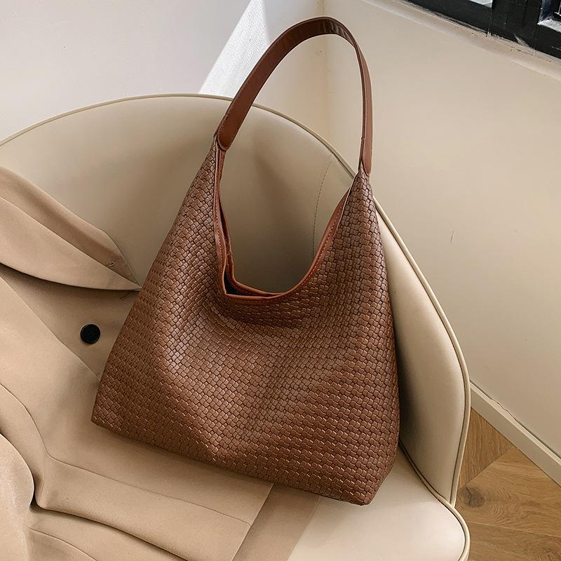 Big Bag for Women Retro New Versatile One-shoulder Underarm Bag Large Capacity, High-end Sense Commuter Tote Bag