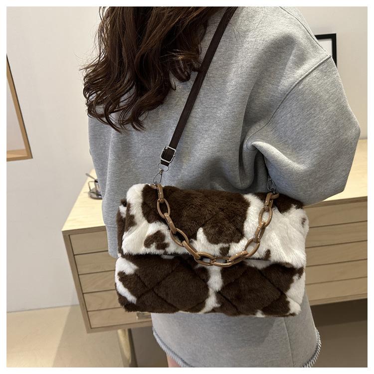 Soft Plush Faux Fur Underarm Bag for Women Trendy Single Shoulder Crossbody Purse Fashionable Daily Handheld Clutch