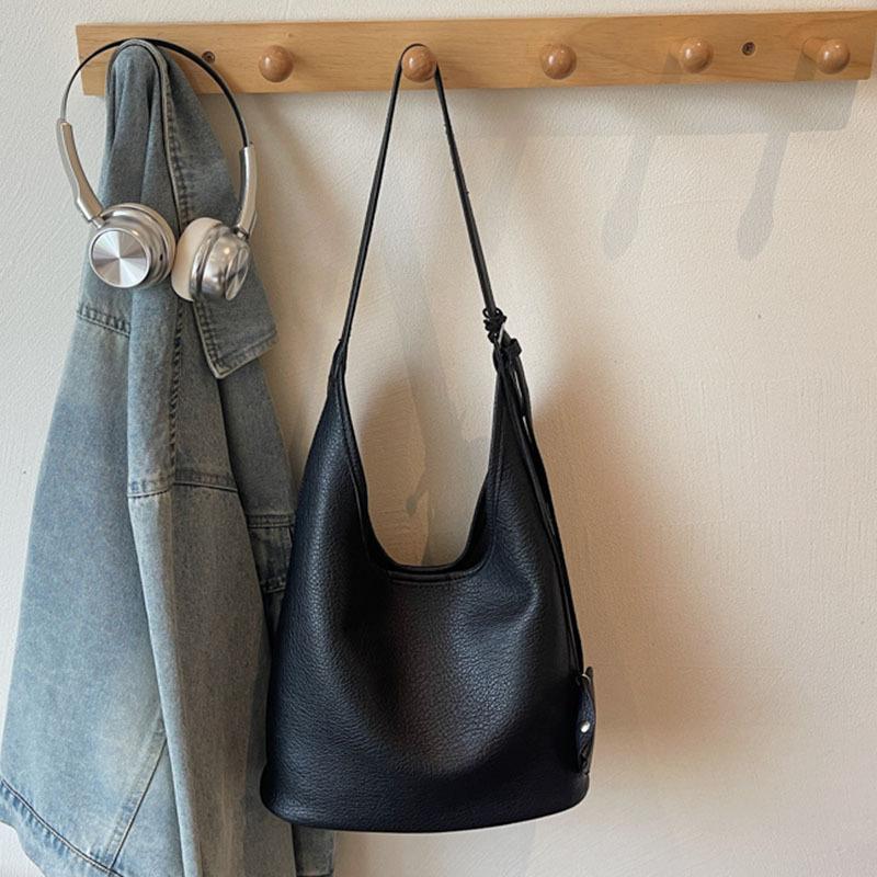 

Simple lychee pattern large capacity shoulder bag fashionable versatile commuter messenger tote bag чёрный