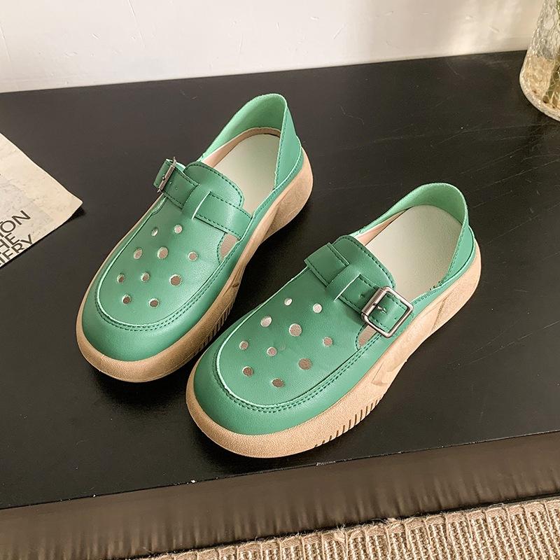 Retro bag head sandals women's summer 2025 new fashion outer wear soft-soled mother shoes thick-soled breathable hole shoes