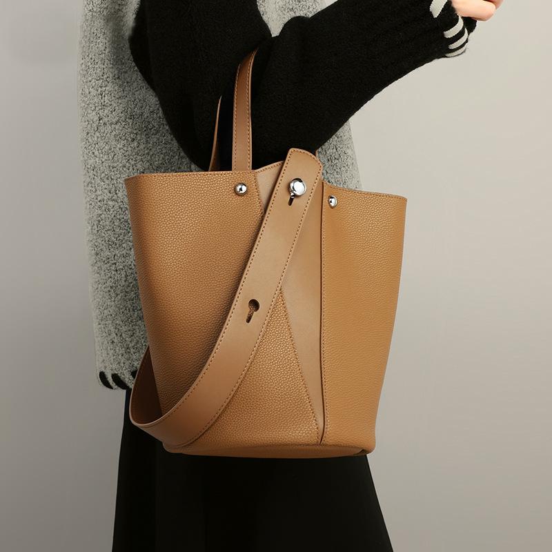 Bucket Bag 2025 Spring and Summer New Portable Women's Bag Premium Feeling Armpit Bag Commuter Vegetable Basket Shoulder Bag