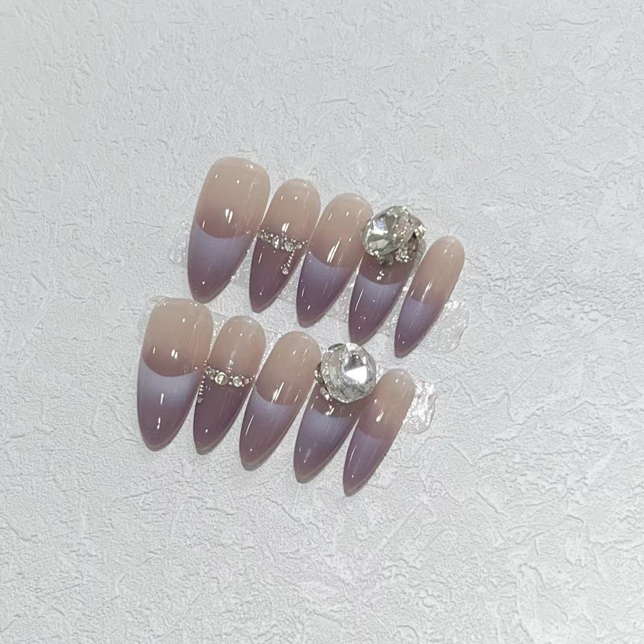 

Дунхай Ношение Брони Ручная работа Патч для ногтей Готовый Фиолетовый Градиент Французский Патч для ногтей Высококлассный Длинный Стиль Броня Large L