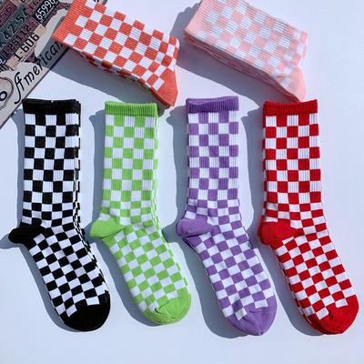 Herren Schachbrett Street Fashion Baumwolle Mittelhohe Socken - Europäischer & Amerikanischer Trendiger College-Stil Skateboard Sportsocken