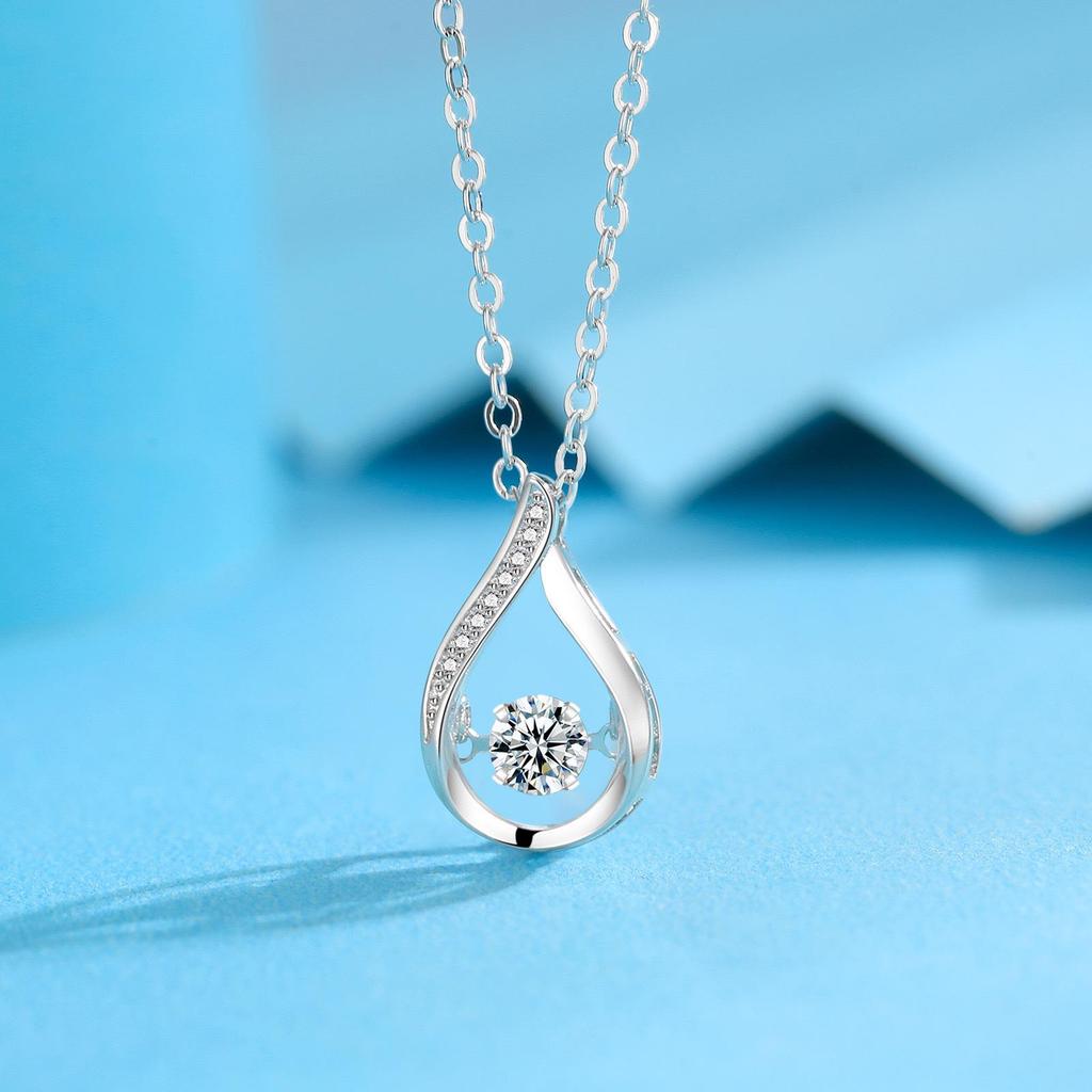 Trendy Water Drop Necklace: One-Carat Moissanite Pendant - Elegant European & American Style Jewelry for Women