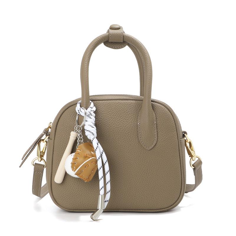 

First layer cowhide bowling bag, genuine leather shell bag, toast bag, commuter messenger bag, commuter leather women s bag 18*7*16cm