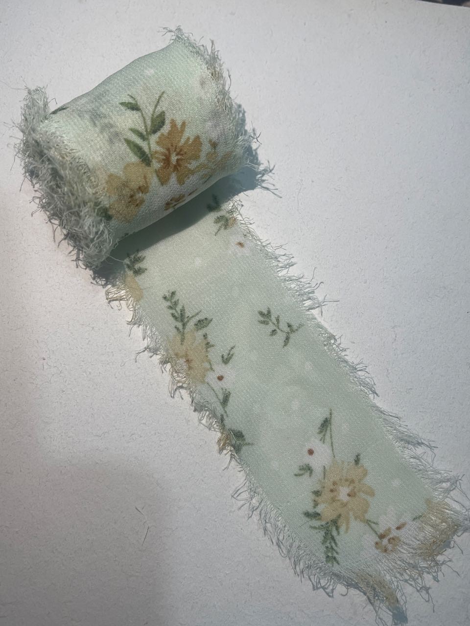 

Printed Flower Silk Chiffon Ribbon Wedding Hand Torn Raw Edge Rural Wind Snow Spun Small Fresh Bouquet Ties Broken Tassel Ribbon 5m