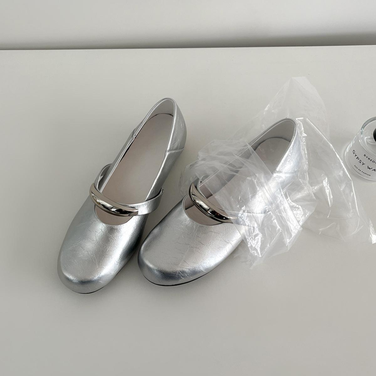 

Версия из овчины~ Туфли Мэри Джейн с круглым носком и ретро металлической пряжкой, внутренняя высота, темперамент, на одной педали, с мелким вырезом, балетки, одинарные туфли для женщин 40