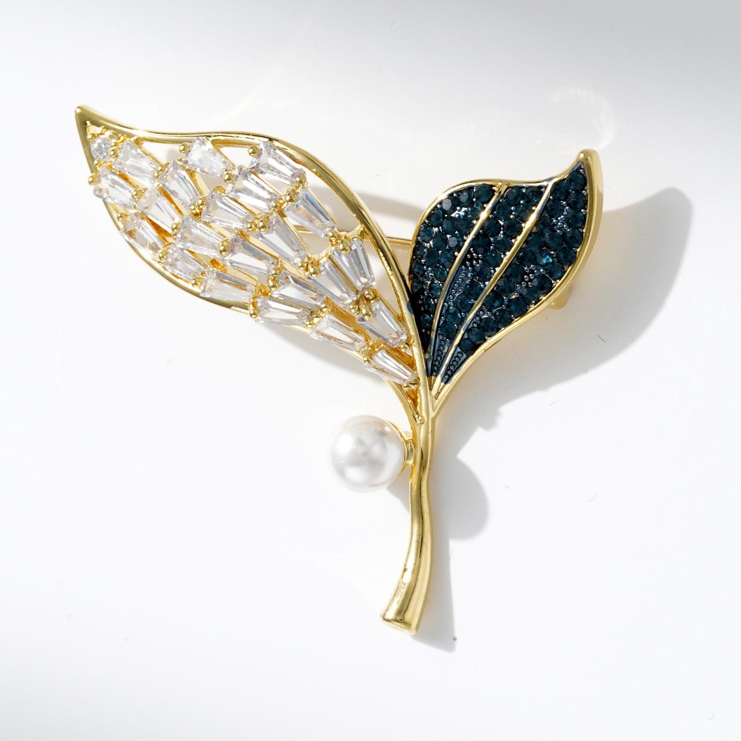 Bo Xin Yun High-End Gold Plated Pearl Whale Tail Brooch - Fashionable Accessory