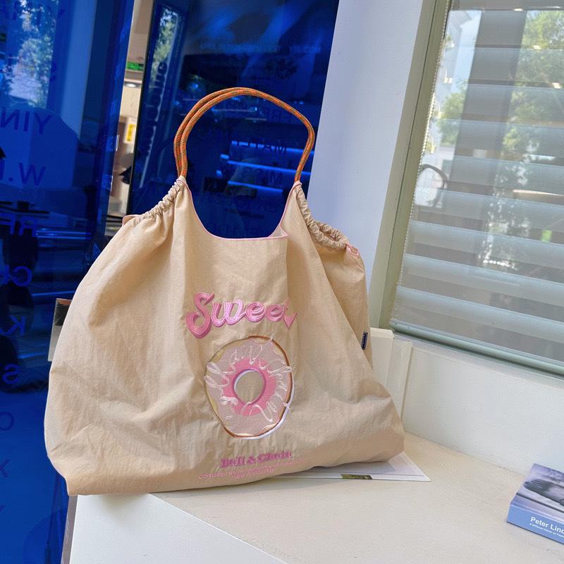 

Японська сумка-кросбоді з вишивкою-пончиком на ланцюжку - Стиль Гао Юаньюань Large