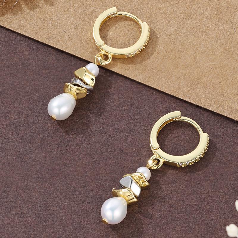 2024 Neue Chinesische Imitationsperlenohrringe: Elegantes Kleinserien-Design, Hochwertige Ohrschmuckstücke im antiken Stil für Damen
