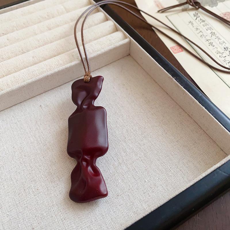 

Fashion Forward Candy Themed Pendant Necklace Wax Cord For Daily Accessories Sweater Chain For Women Charming Bag Pendant Set