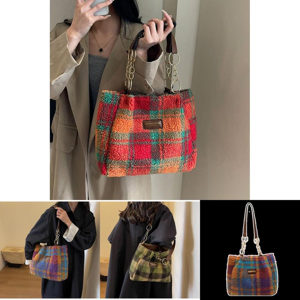 Chic Soft-sided Vertical Women's Shoulder Bag With Trendy Plaid Canvas For Everyday Commuting