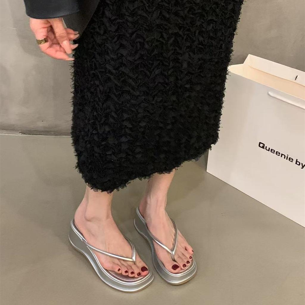 Wedge Heel Heightened Pinch Flip-flops Fairy Shoes 2025 New Summer Outer Wear Holiday Thick-soled Sandals