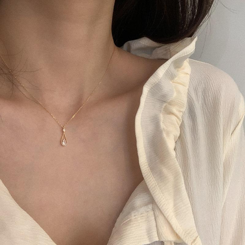 French Micro-inlaid Zircon Water Drop Temperament Super Immortal Necklace Student Clavicle Chain Girl Ins Cold Breeze