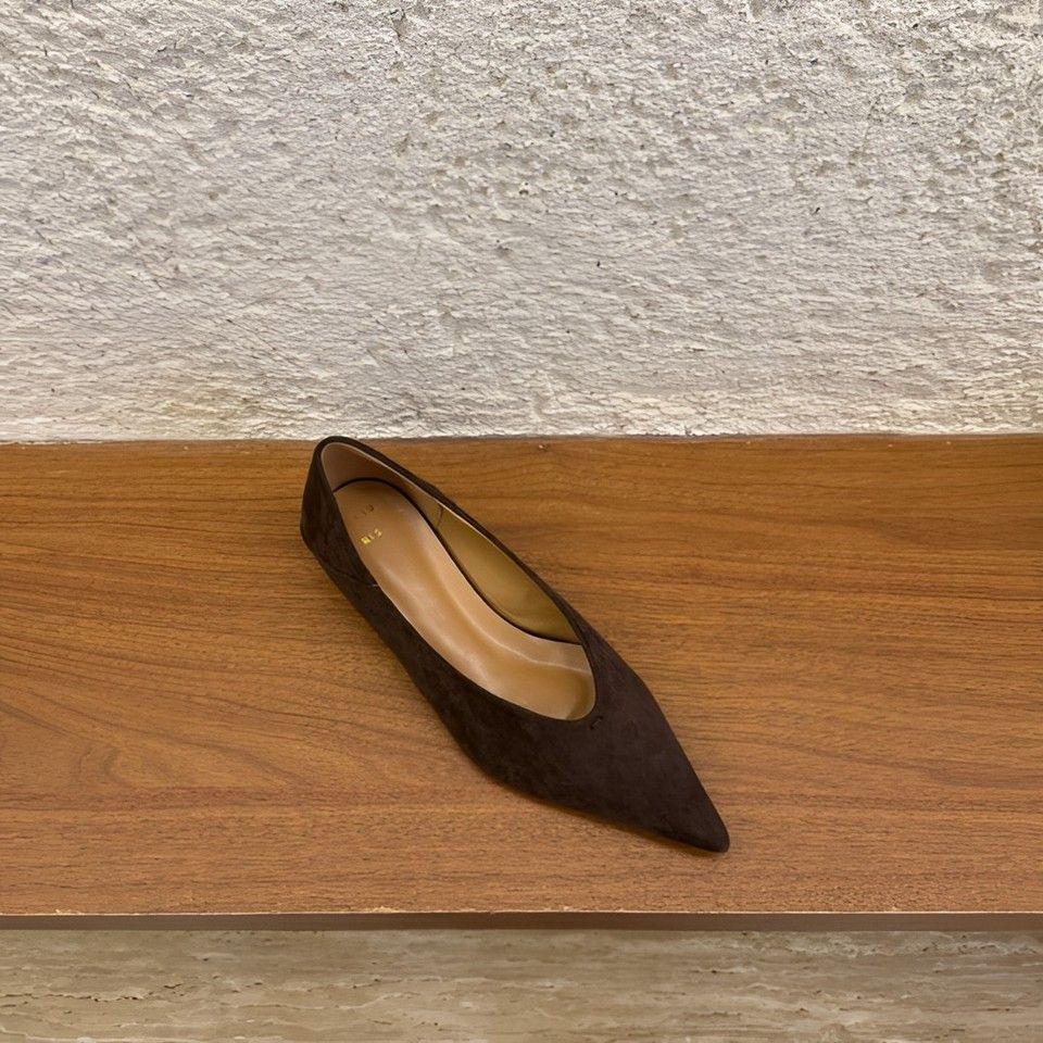 2025 New Pointed Korean Minimalist Style Retro Small Single Shoes, Jue Jue Zi, Shallow Mouth Commuting Versatile Low-heeled Women's Shoes