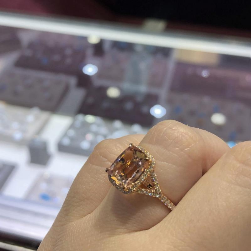 Womens European and American 18k Rose Gold Inlaid with Pink Crystal Rectangular Engagement Banquet Ring