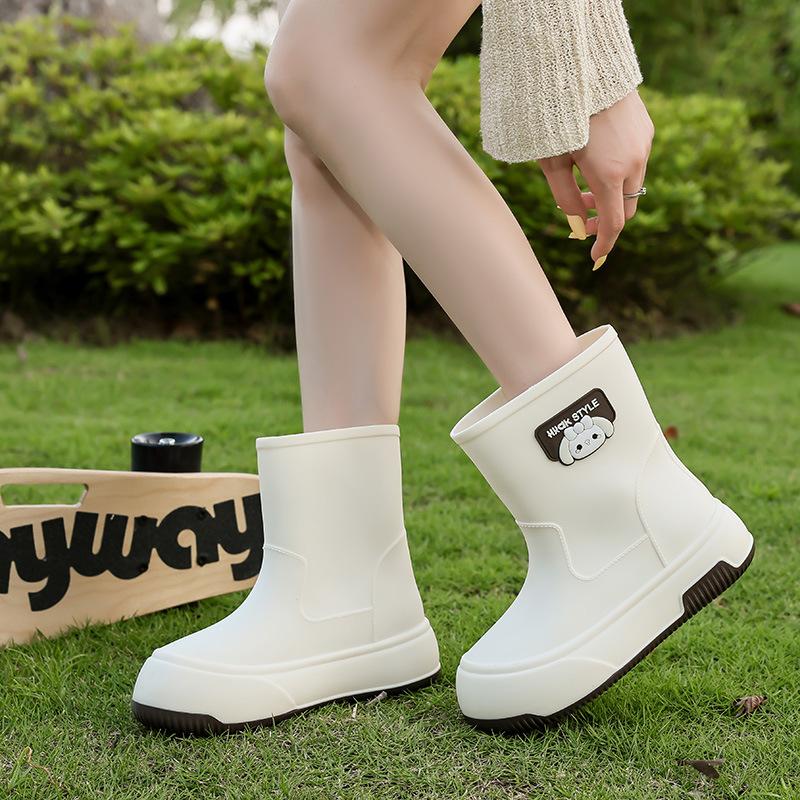 2025 new waterproof rain shoes women's fashion wear warm short rain boots Internet celebrity platform water shoes soft sole rubber shoes