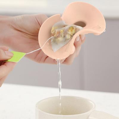 Silicone Cup Lid Heat Resistant Non-Slip Cat Head Design Cup Insulator Lid with Tea Bag Holder Dishwasher Safe Cup Cover for Coffee Milk Tea