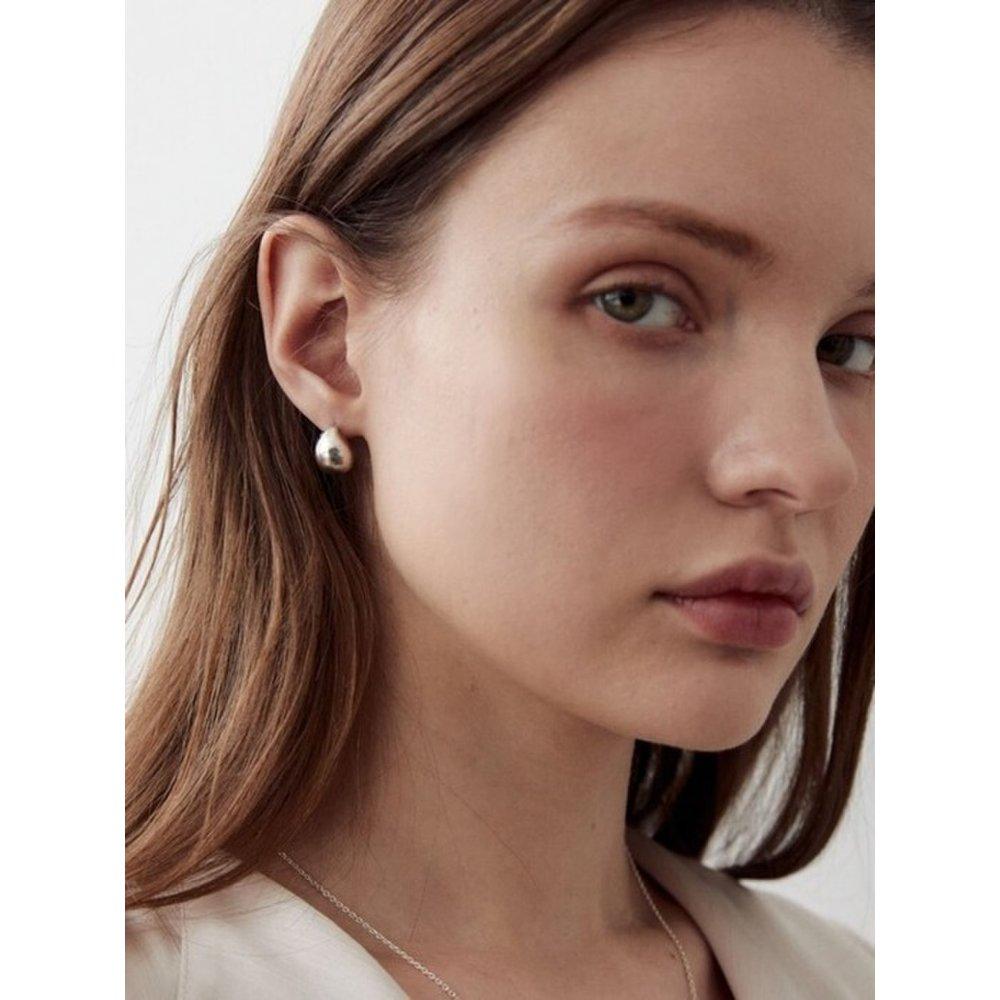 Comma Earring