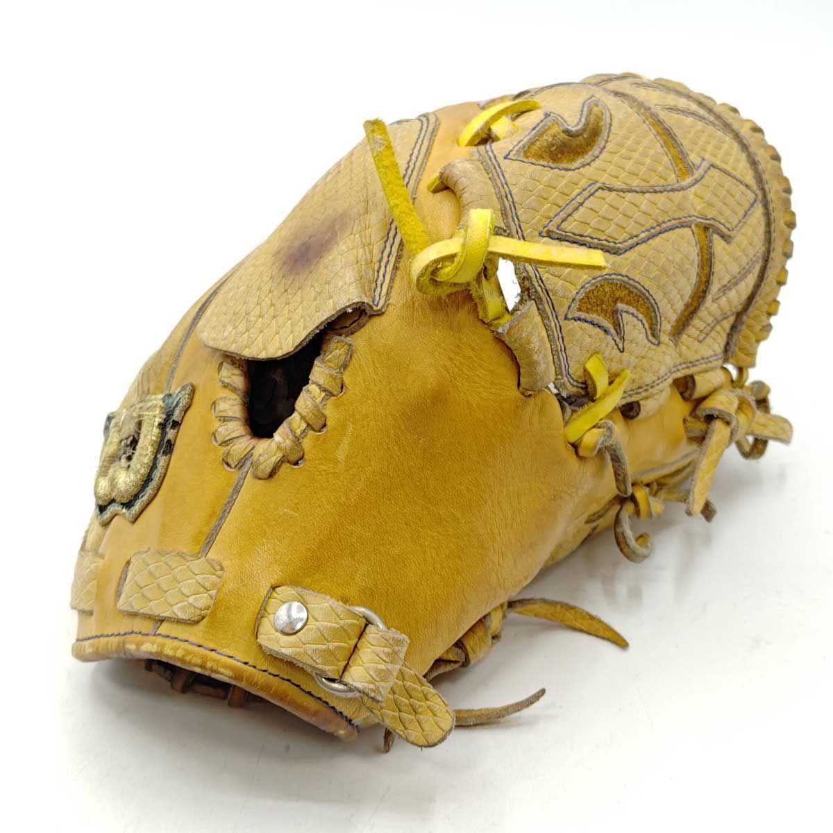 Used Wilson Real Glove Pitcher Right-handed Wilson