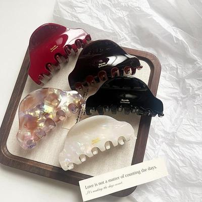 Iridescent Shell Retro Acetate Medium Claw Clip for Elegant Updo Hairstyles - High-End Hair Accessory