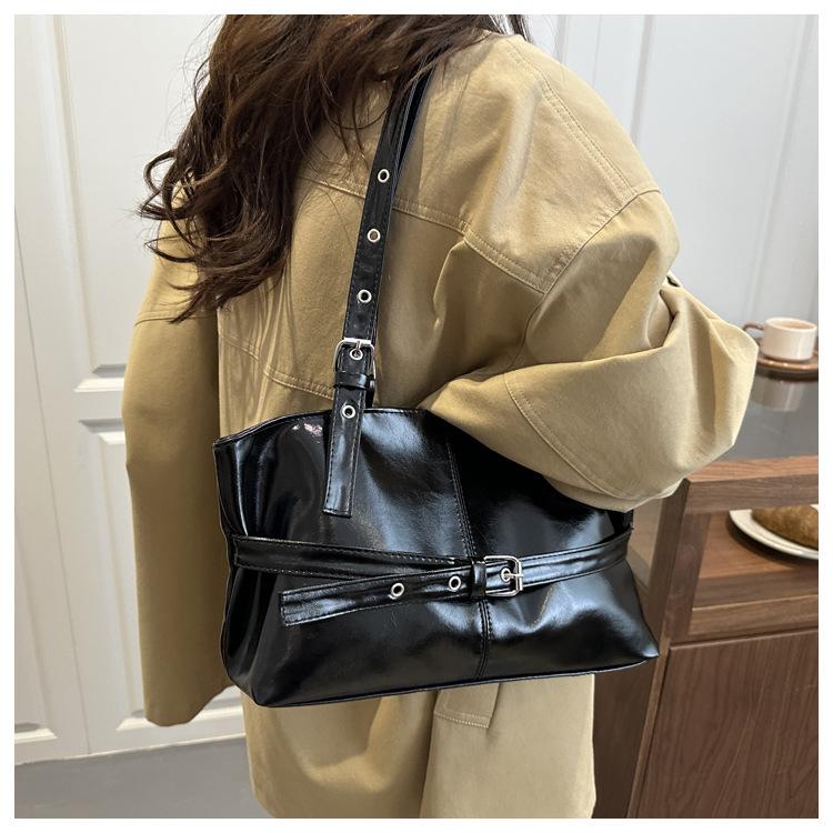 Chic Faux Leather Tote Bag for Women Large Capacity Commuter Shoulder Handbag