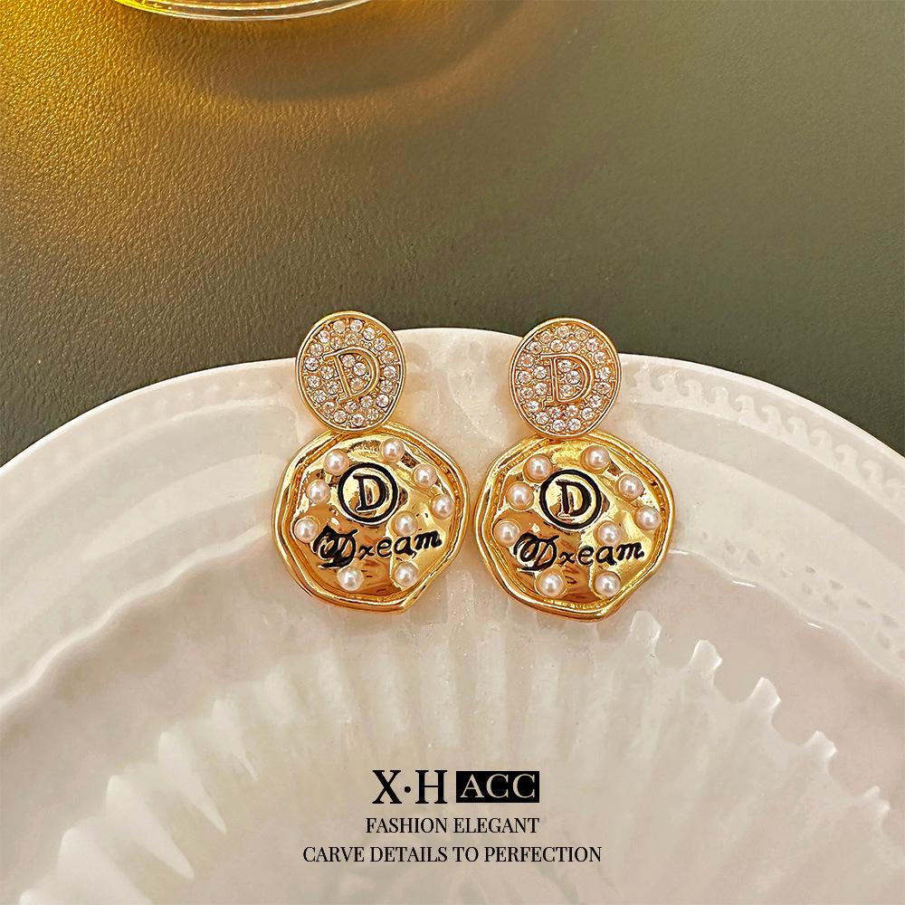 Vintage Bow Earrings: Timeless, High-End Retro Fashion Accessory