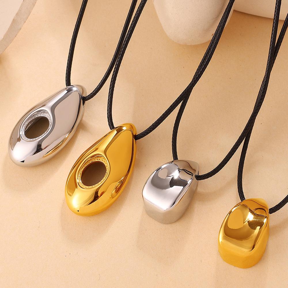 Retro Metal Black Rope Necklace Shell Geometric Ring Pendant Niche Design Personality Light Luxury Sweater Chain
