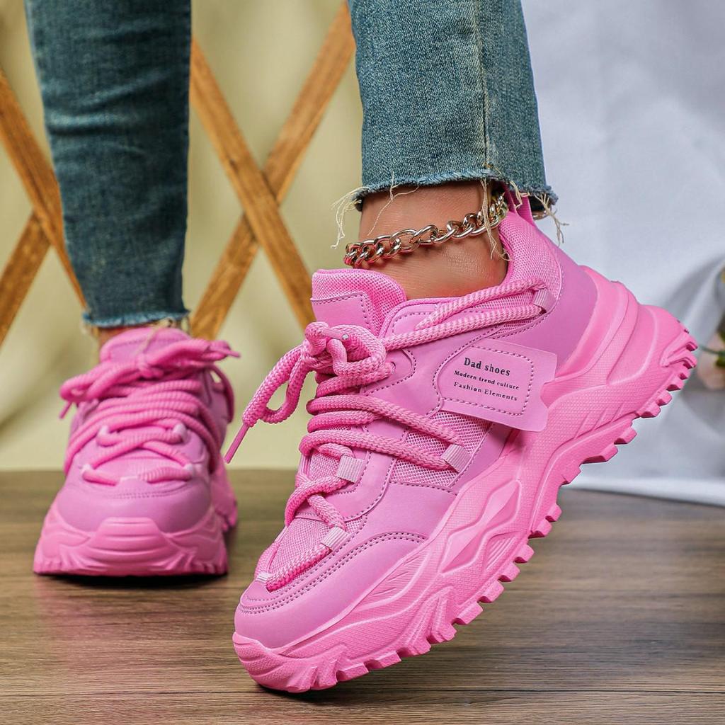 Höhensteigernde Damen-Mode-Sneaker - Trendige, atmungsaktive Dad Shoes aus Mesh für Freizeitkleidung.