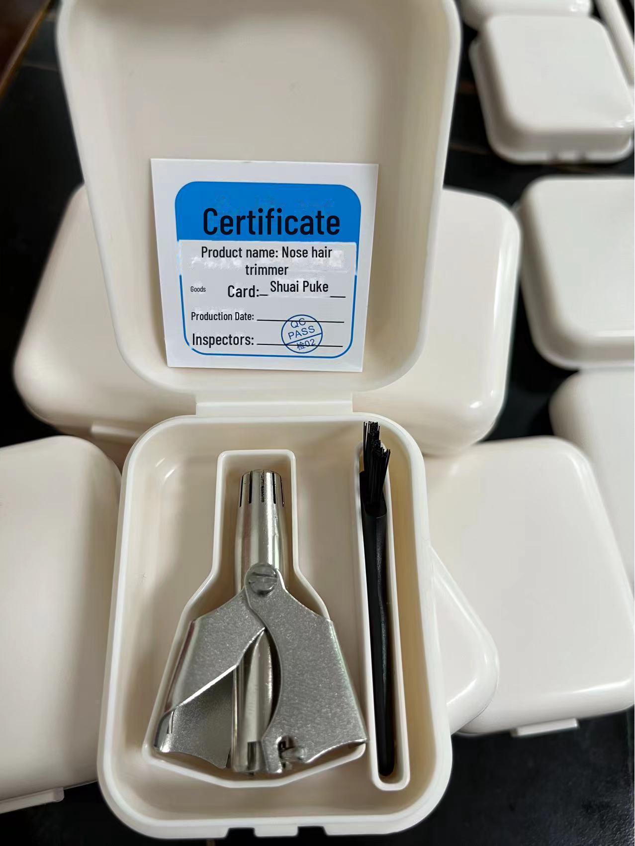 

Унисекс моющийся ручной триммер для волос в носу в пластиковой коробке