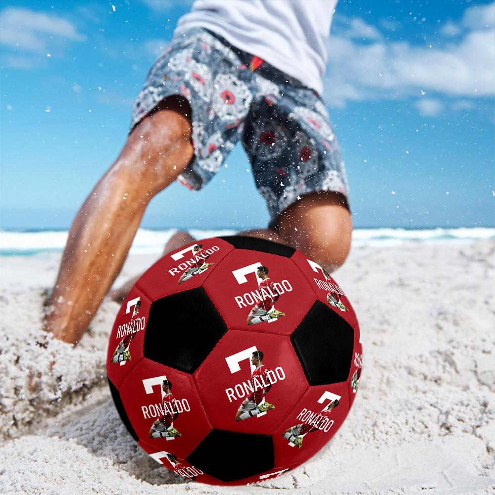 Un Pallone da Calcio Misura 5 Cucito a Macchina, Realizzato su Misura con la Tua Foto, Rende il Regalo Perfetto.