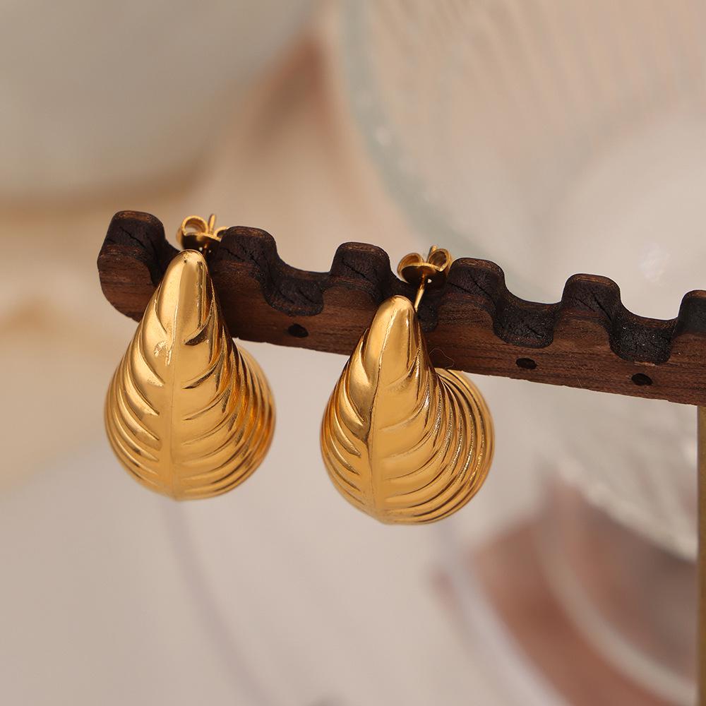 Vintage Chinese Style Water Drop Titanium Earrings with Multi-Layered Texture Design