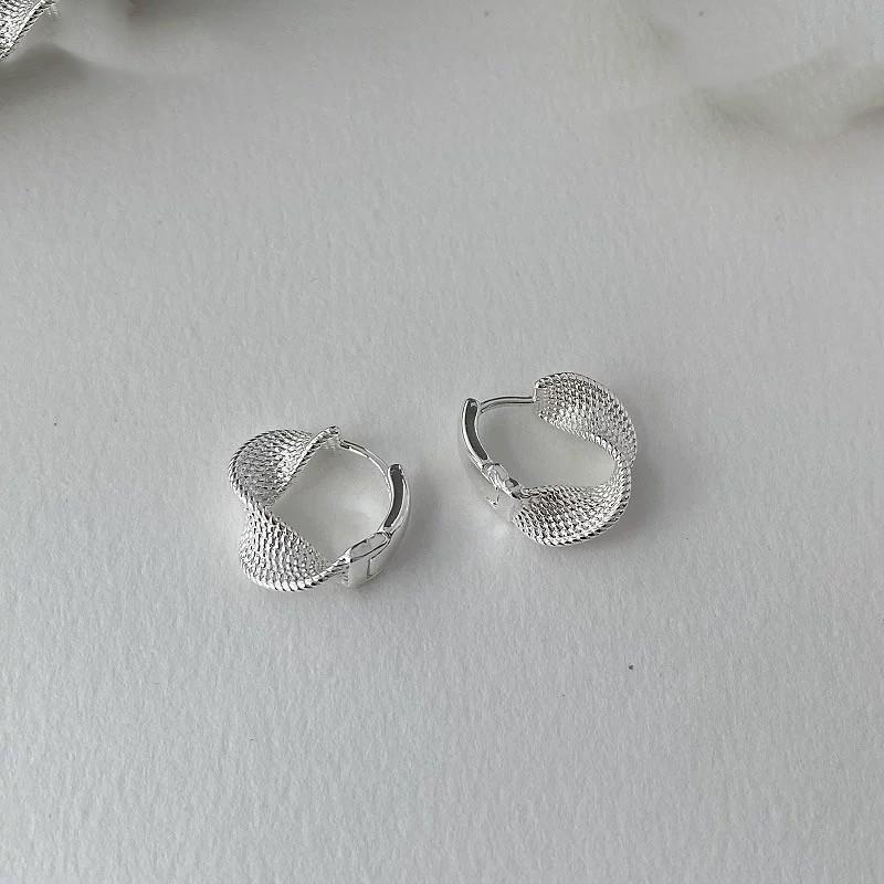 

Fashionable Women s Versatile Earrings With A High-end Temperament Hoop One Size