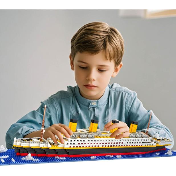 Titanic Model Micro Mini Blocks Set, 1860pcs 3D Titanic Ship Model, DIY Brick Ideal Gift for Adults and Kids