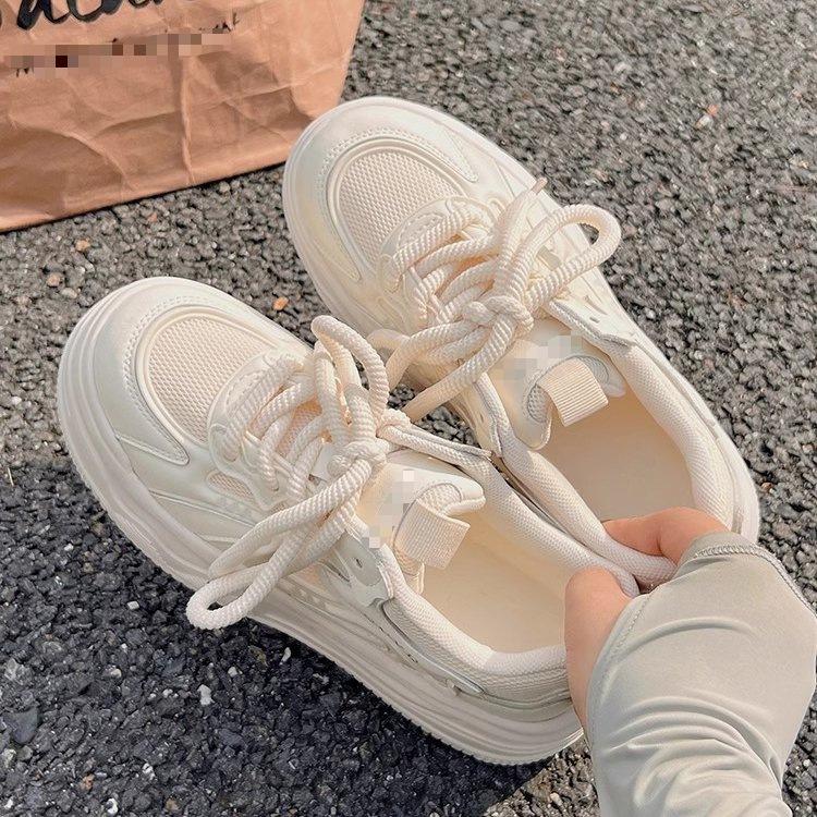 Neue atmungsaktive Sommer-Board-Schuhe mit dicker Sohle zur Höherstellung für Schüler, Sportschuhe und Freizeitschuhe