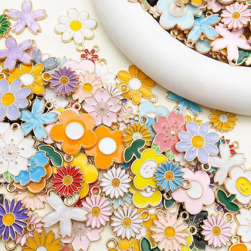 20/30/50pcs/Lot Random Mix Flower Charm Colorful Sunflower Sakura Rose Pendant Materials To Make Bracelets Earrings DIY Necklace