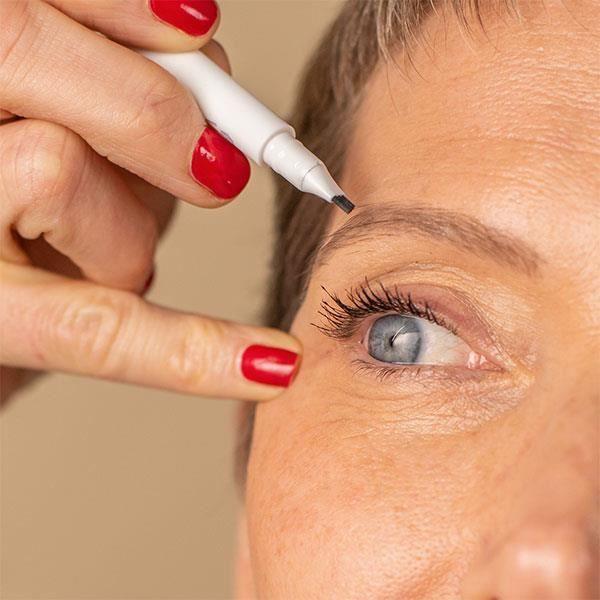 Même Le Feutre Pour Les Sourcils 7g