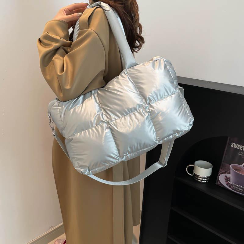 Large-capacity Bag Women's 2025 New Winter Versatile Simple Shoulder Bag Texture Portable Class Commuter Tote Bag