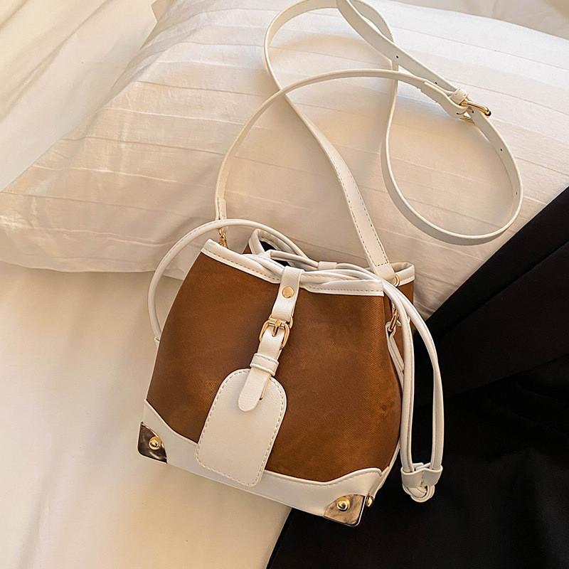 Trendy French Style Crossbody Bag With Exquisite Stitching For Daily Wear белый