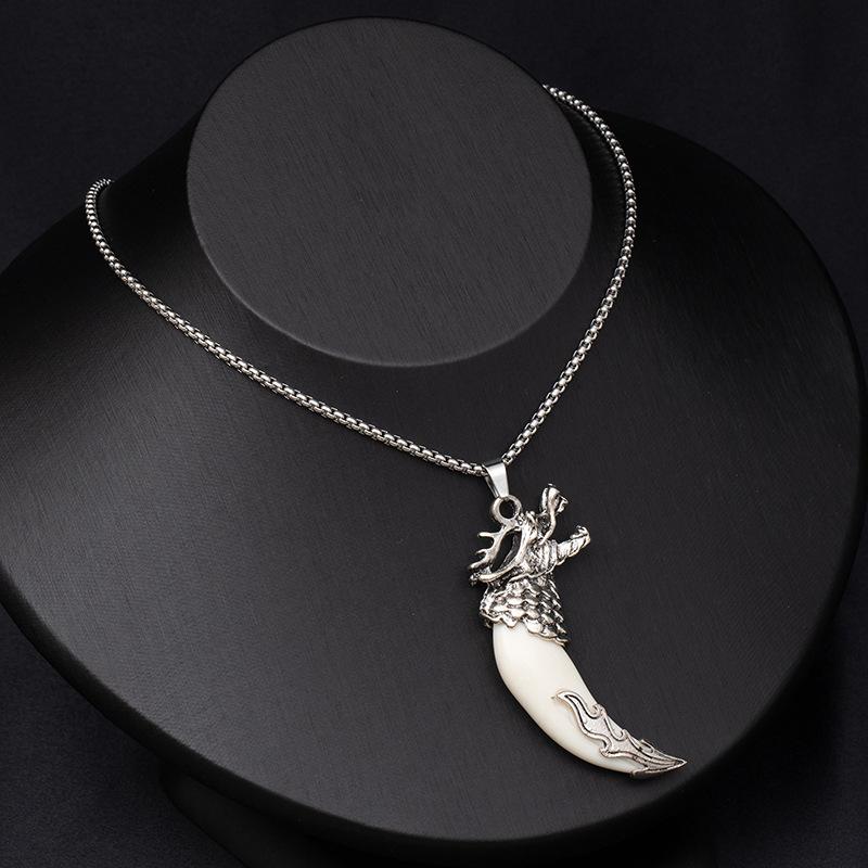 Retro Ethnischer Stil Imitation Wolfszahn Edelstahl Halskette Lange Accessoires von Wolfskopf und Tigerkopf