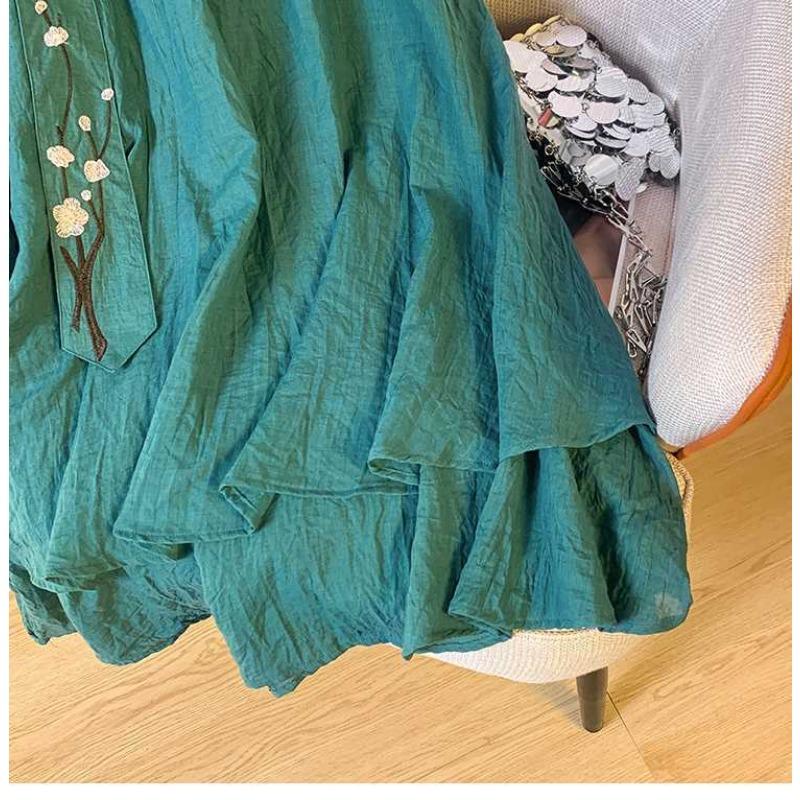 A Stylish and Retro Mid-length Embroidered Skirt with A Flexible Waist and A Double-layered Flowing Skirt