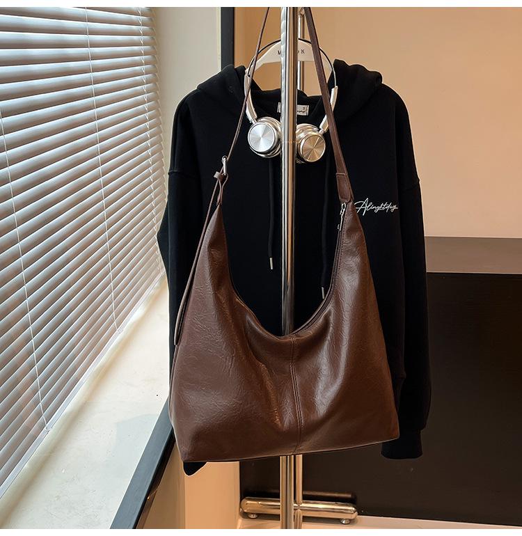 Women's Retro Textured Large Capacity Shoulder & Crossbody Bag - Versatile for Casual and Commuting, Perfect for Autumn