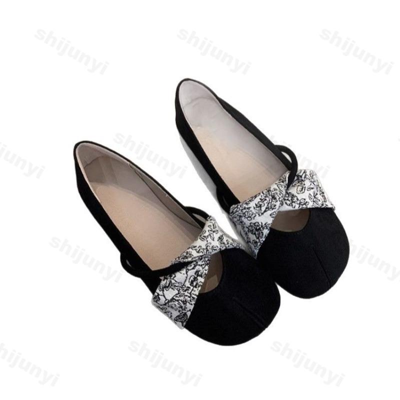 Women's Mary Jane Flat Shoes Summer 2026 Fashion Women's Dress New Retro Shoes Female Comfortable Non Slip Outdoor Casual Shoes