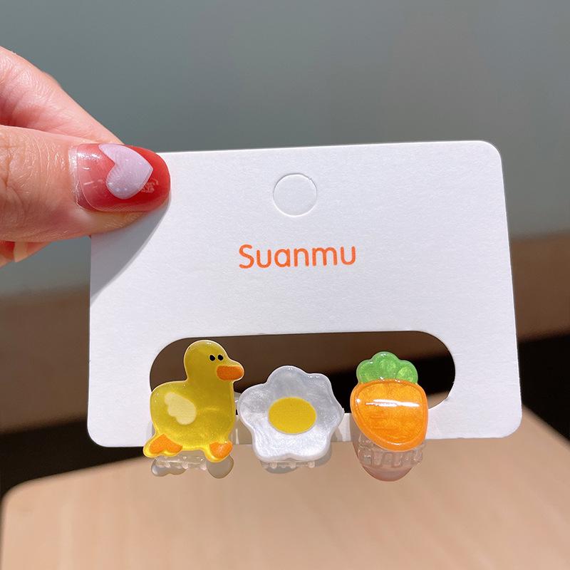 Adorable Mini Acrylic Hair Clip for Girls: Cartoon Bear & Flower Claws for Bangs and Broken Hair