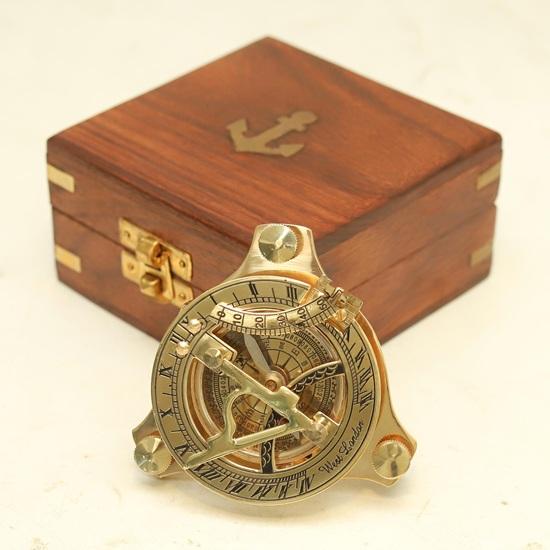 10.16 Cm Brass Sundial Compass with Wooden Box Engraving Gift Nautical Décor Handmade Steampunk Travel Compass Gift