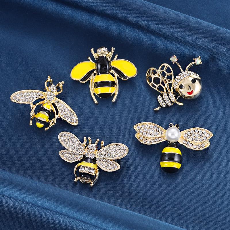 New Style Oil Drip Bee Brooch - Cute Animal Collar Pin, Simple Clothing Accessory