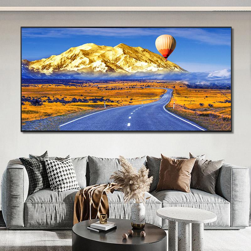 Balon cu aer cald nordic Drumul de munte de aur Pictură pe pânză Postere și imprimeuri de peisaj Fotografii de artă de perete Decor fără cadru